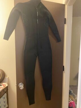 XCEL Women’s Axis Wetsuit in Black